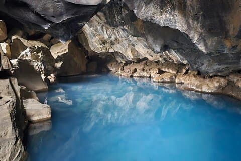 Grjotagja Cave (Game of Throne)