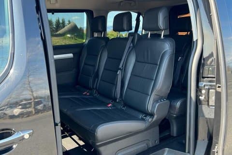 Private Keflavík Airport Transfer to Reykjavík Hotels