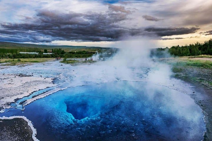 Geysir hot spring