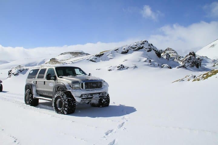Golden Circle, Glacier & Northern Lights/Midnight sun / guided private tour
