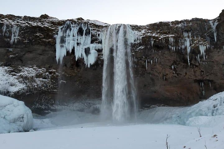 Glaciers and Aurora: Around Iceland in Winter