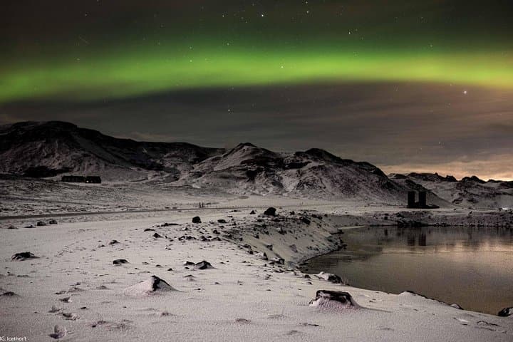 Private Northern lights with photographs