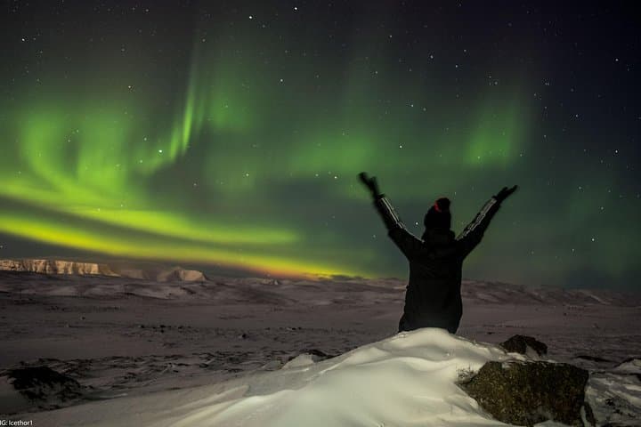 Private Northern lights with photographs