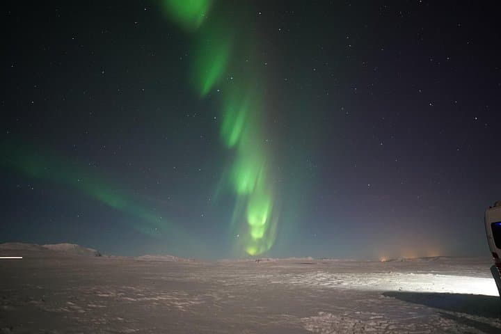 Northern Lights In luxury off-road SUV with Photos and Treats