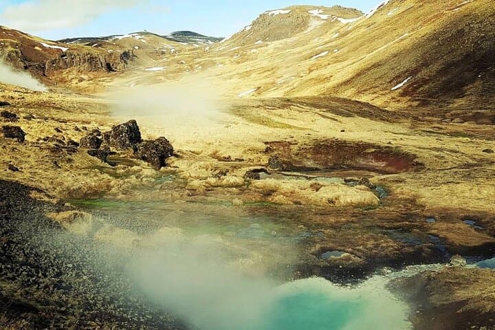 Private Tour in Reykjavik Hiking and Lunch Picnic (1 - 7 pax)