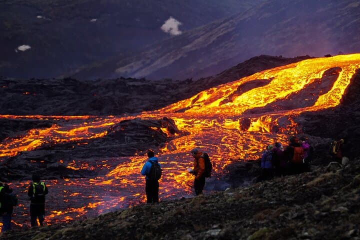 Small Group Private Volcano Hike with Lunch (1-7pax)