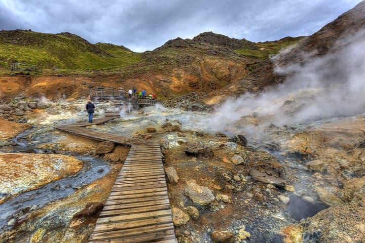 Private Reykjanes Tour with Bridge Between Continents