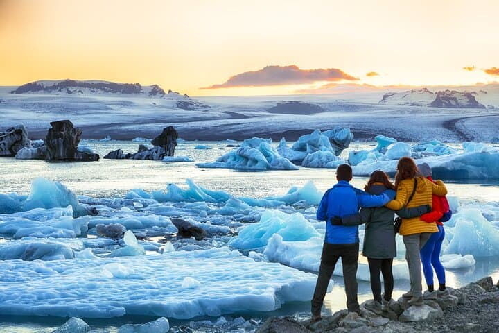 Private Glacier Lagoon & Diamond Beach Tour