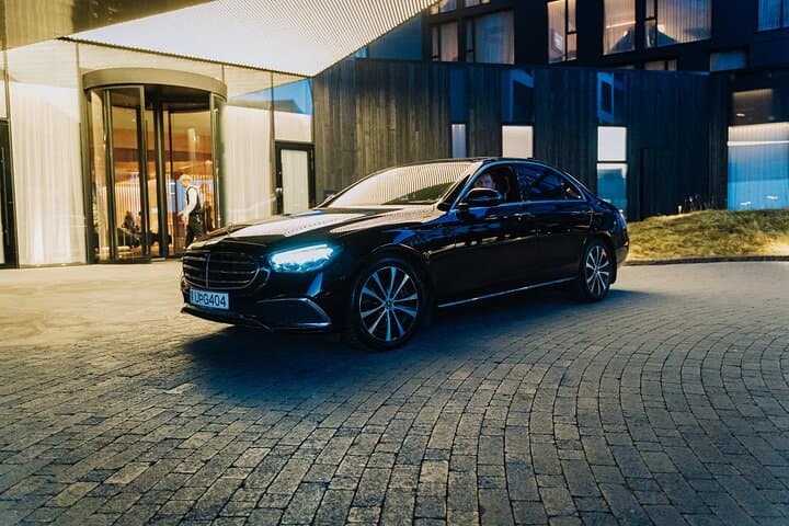 Keflavik To Reykjavik Private Luxury Airport Transfer