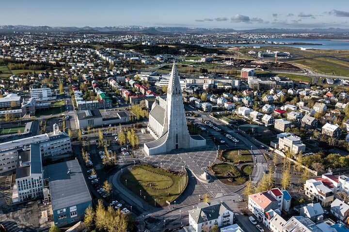 Immerse yourself in Reykjavik´s beautiful architecture and get ready to explore with Your Friend in Reykjavik