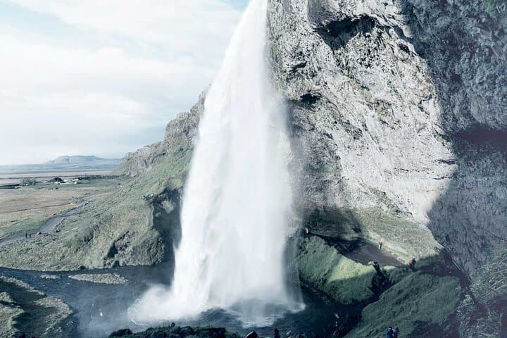 South Coast Waterfalls Vík and Lava Show Tour From Reykjavík