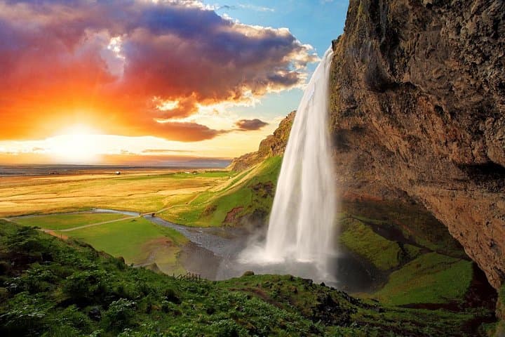 Private South Coast of Iceland Day Tour with Port Pick Up
