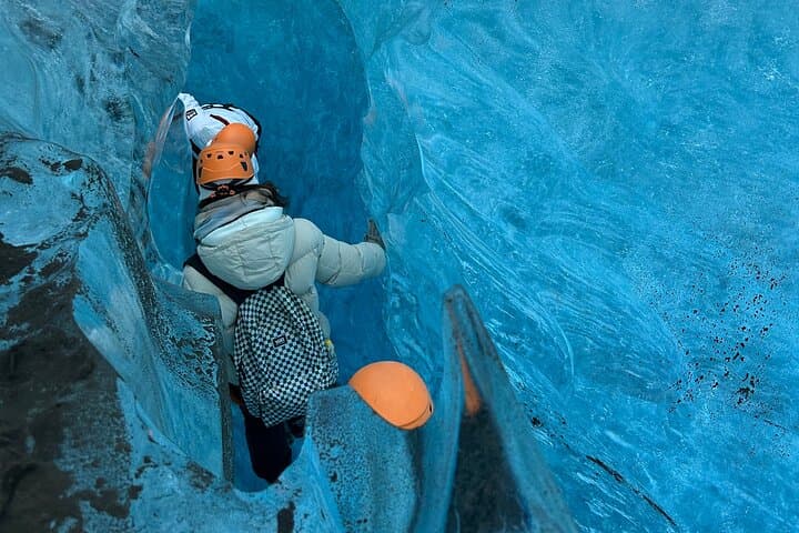 4 Hours Glacier Hiking Adventure