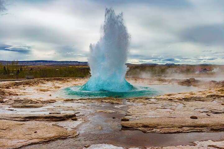 Iceland from Reykjavik Golden Circle Bus Day Tour 冰岛黄金圈中文一日团