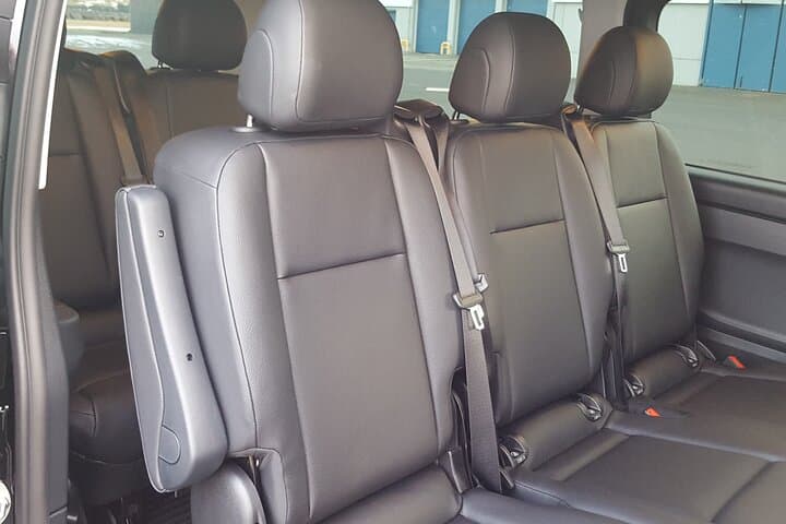 Private Transfer from Reykjavik to Keflavik International Airport
