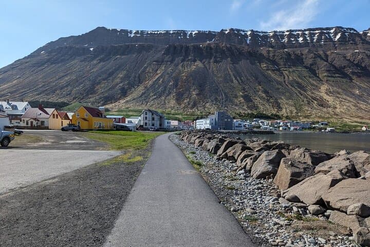Self-Guided Tour of Ísafjörður: Art, History, and Architecture