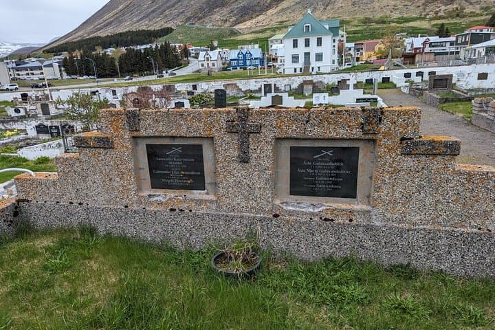 Self-Guided Tour of Ísafjörður: Art, History, and Architecture