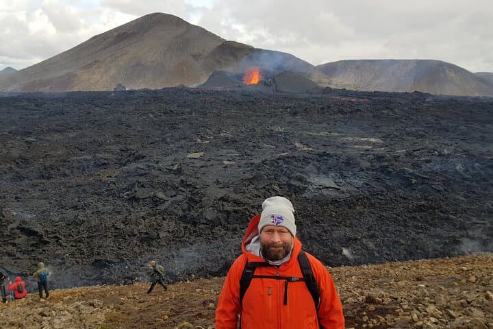 Explore Reykjanes Peninsula: Private Tour with Airport Transfer
