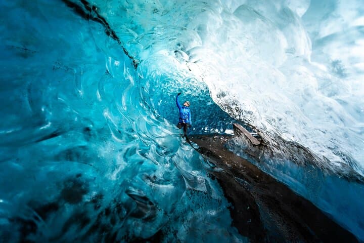 Jökulsárlón: Blue Ice Cave and a Long Glacier Hike
