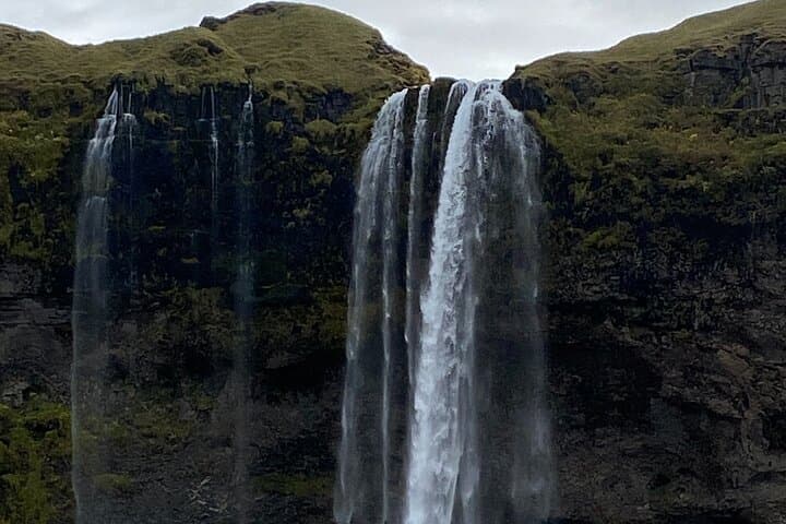 Seljalands waterfall