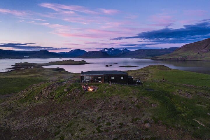 Hvammsvík Private Transfer & Optional Tickets - 2 Hour Visit