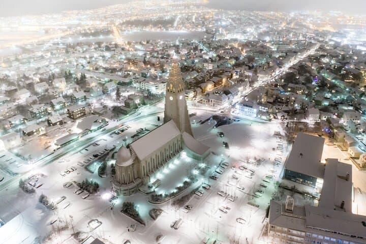 Reykjavik - Hallgrimskirkja Church - Winter