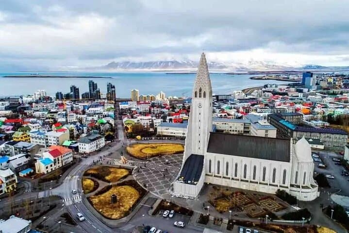 4 Hours Private Guided Tour in Reykjavík