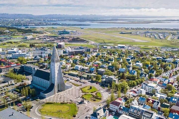 4 Hours Private Guided Tour in Reykjavík