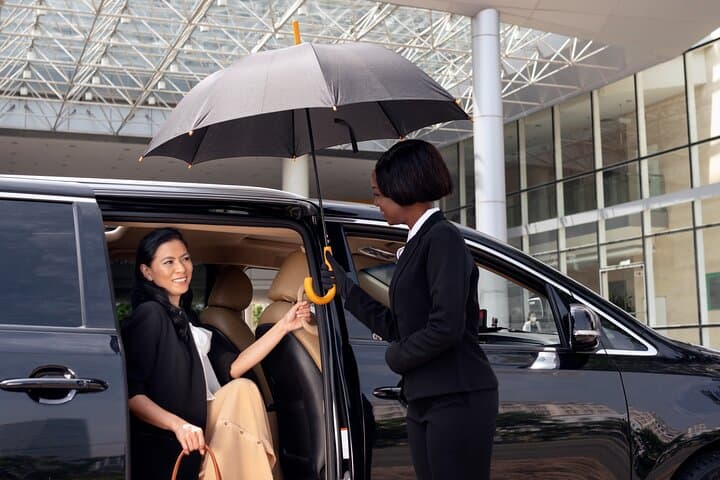 Private transfer from Reykjavik to Keflavik airport