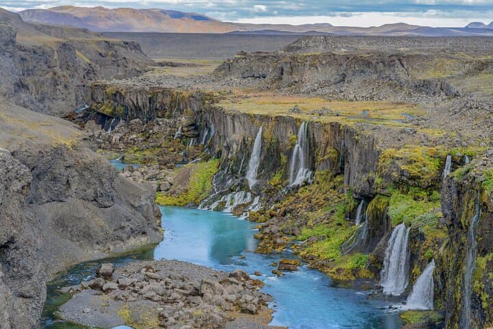 Landmannalaugar by Super Jeep
