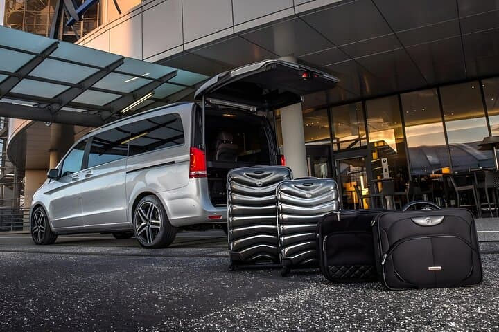 Cruise Port Private Transfer to Keflavik Airport