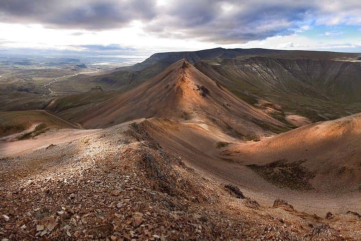 Peaks coloured by the rhyolite