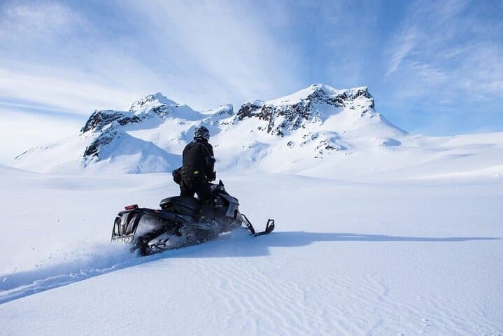 Golden circle & Glacier Snowmobile Tour