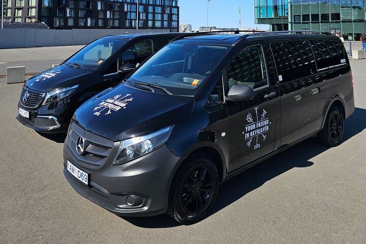 All our tour vehicles are luxurious and state-of-the-art. See them as mobile lounges for yourselves!