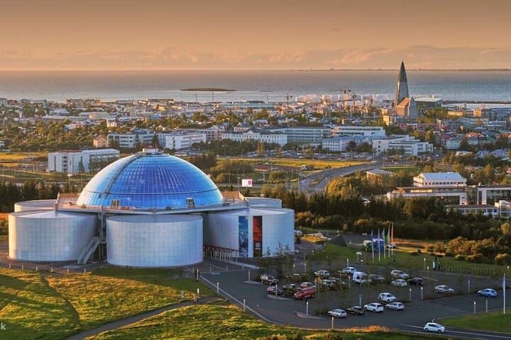 Private Transfer Between KEF Airport and Reykjavík