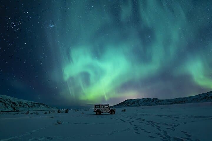 Northern Lights Bus Tour from Reykjavik with Hot Chocolate