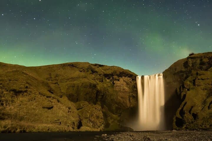 South Coast Tour: Waterfalls, Glaciers and Black Sand Beach