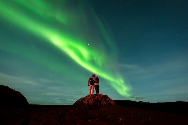 Reykjavik Private Northern Lights Tour with Pro Photographer