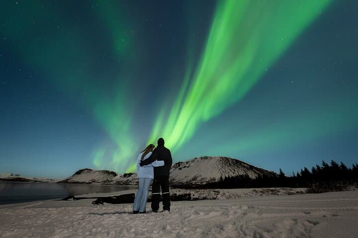 Reykjavik Private Northern Lights Tour with Pro Photographer