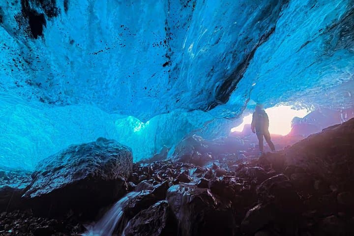 Sólheimajökull Glacier Hike with Ice Cave Exploration