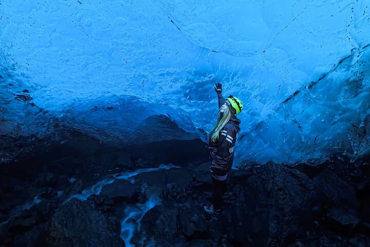 Sólheimajökull Glacier Hike with Ice Cave Exploration