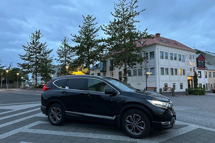 Private Airport Transfer from Reykjavík to Keflavík (KEF) Airport