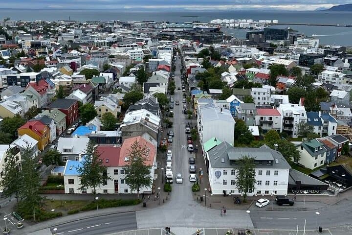 Private Transfer Between KEF Airport and Reykjavík