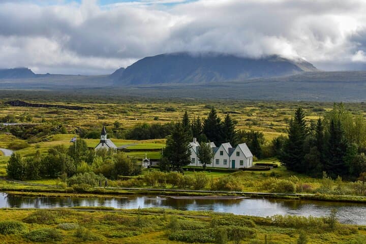 Golden Circle Journey in Thingvellir Gullfoss,and Geysir