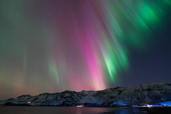 Reykjavik Northern Lights Tour with Professional Photographer