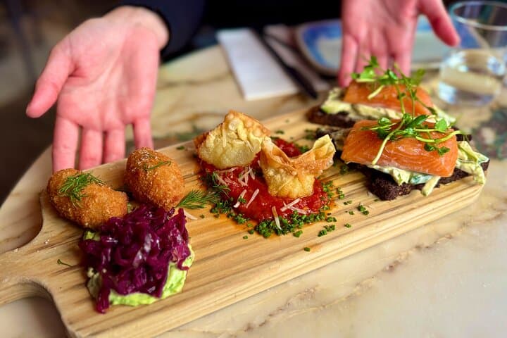 Reykjavík Food Tour with 5 Authentic Local Tastings & Secret Dish