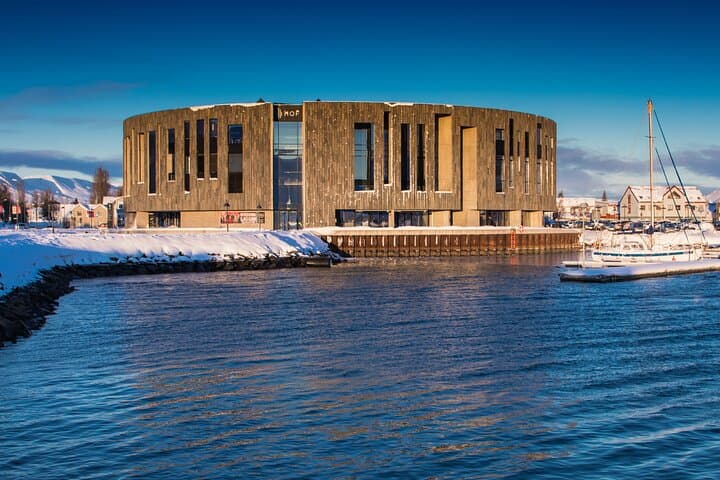 Transfer to Akureyri Airport from your Stay