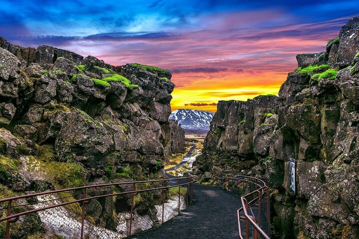 Golden Circle Tour & Meet the Icelandic Horses from Reykjavik