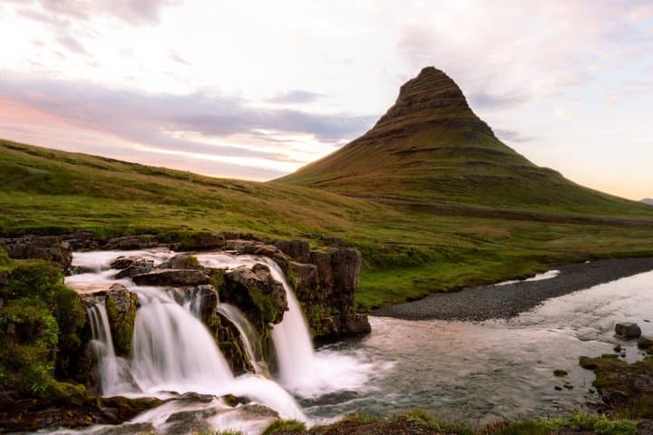 TOP Iceland : Private Guided Tour with your mobile