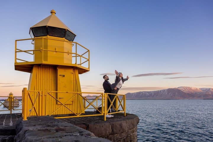 Surprise proposal photoshoot in Iceland